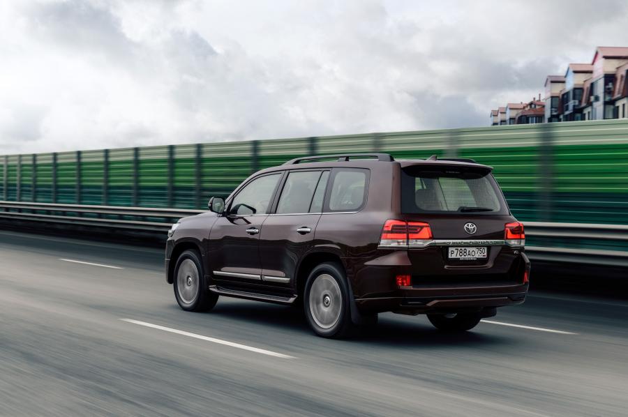  Toyota Land Cruiser 200 Executive 2016 года  (CIS) (фото 1 из 15)